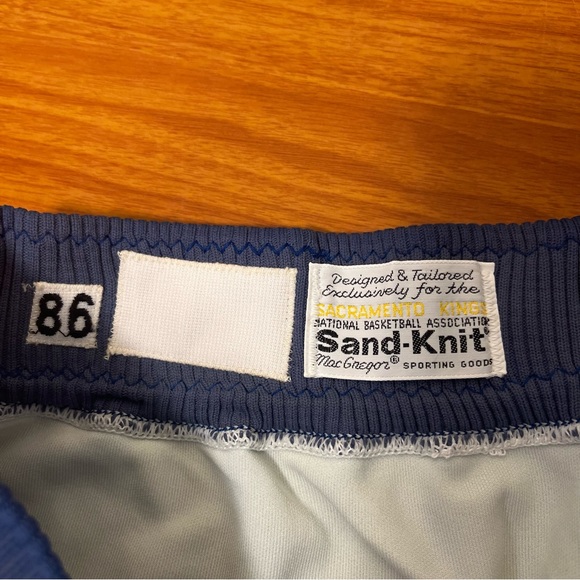 Sacramento Kings Vintage Team Issued Shorts - Picture 3 of 15